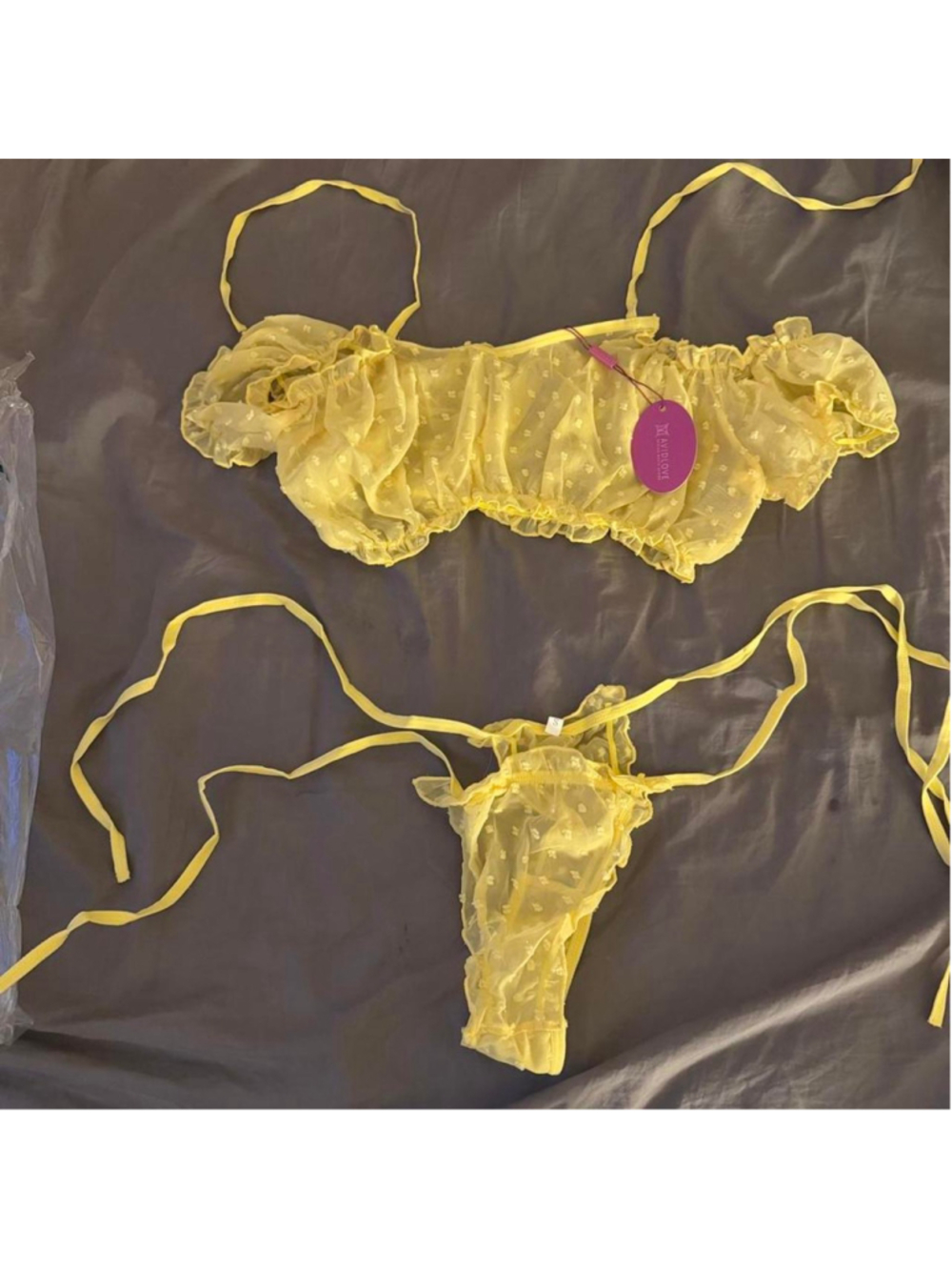 Yellow lingerie set with small white polka dots size s #lingerie #polkadots